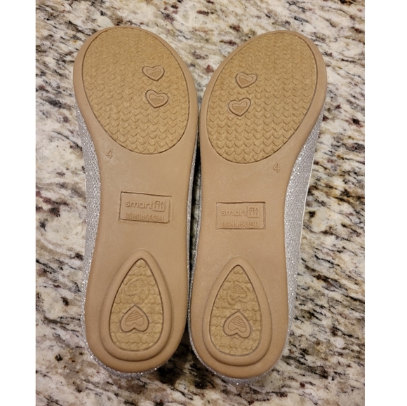 New! Smart Fit Chelsea Silver Ballet Flats - Picture 7 of 9